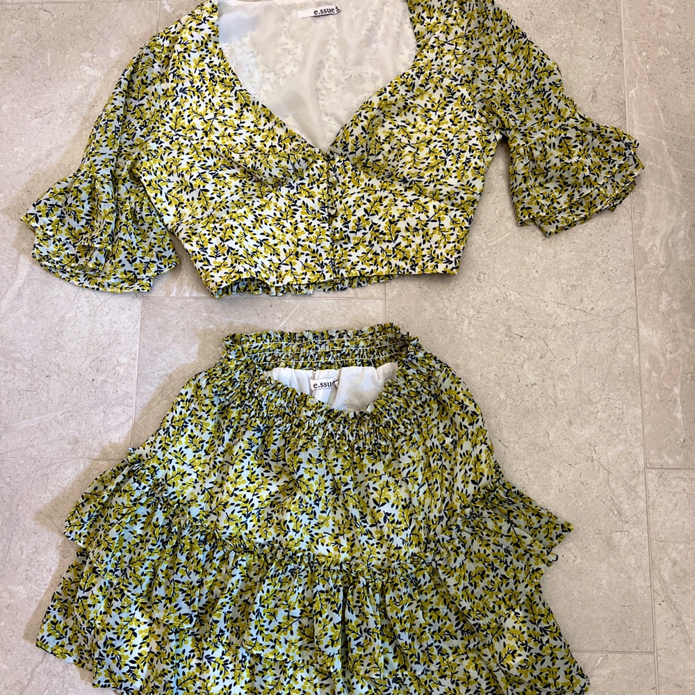 Boutique Adorable chiffon floral skirt and top matching set